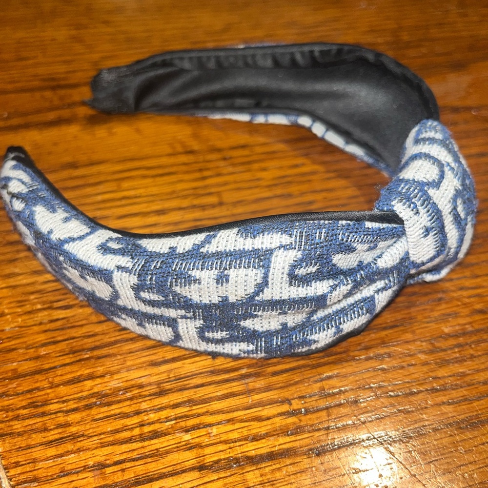 🆕Blue and white patterned headband